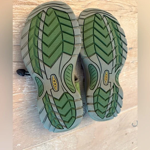 KEEN Venice H2 Hiking Sandals Women's Size 6.5 Green Waterproof - Picture 6 of 7